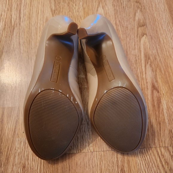 Nude heels like new - Picture 3 of 3